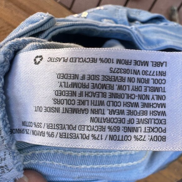 Cat & Jack Girls Super Stretch Denim Shorts With Mermaid Sequin Detail Size 10/1 - Picture 2 of 8